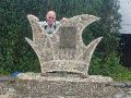 Aan de overkant van Uikhoven een huldebetoon aan K.V. De Maaszuipers.